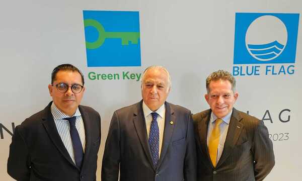 Miguel Torruco Marqués, Secretario de Turismo del Gobierno de México; Enrique Calderón, Vicepresidente de Operación Hotelera de Posadas, y el Licenciado Joaquín Díaz, Director de The Foundation for Environmental Education