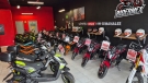 Motos
