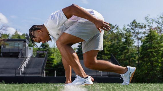 Justin Fields y Reebok juntos en el deporte