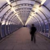 El 40% de los pequeños y medianos comercios consideran cambiar a Paytechs Los Bancos enfrentan el desafío de que el 40% de los pequeños y medianos comercios consideran la posibilidad de cambiar a Paytechs